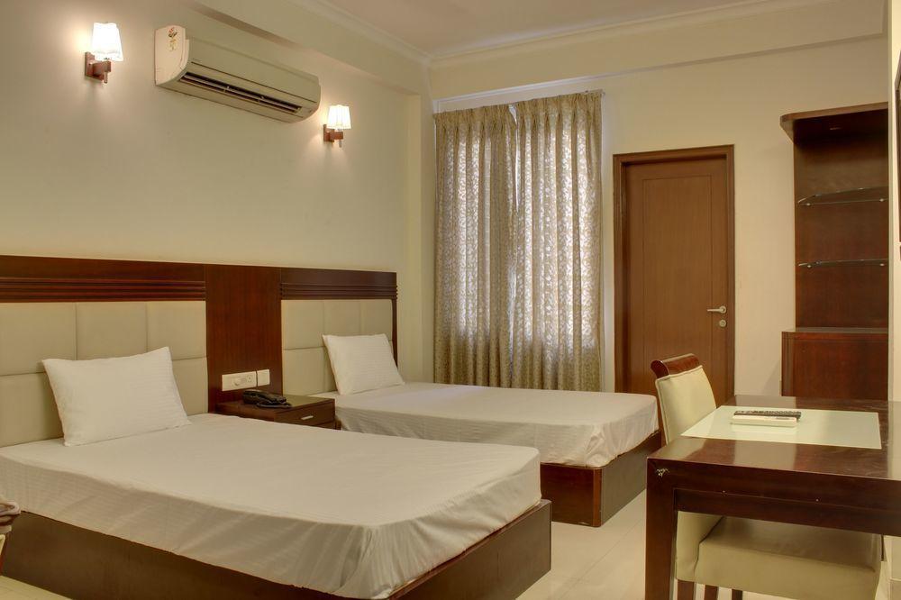 Oyo Aatish Market Hotel Jaipur