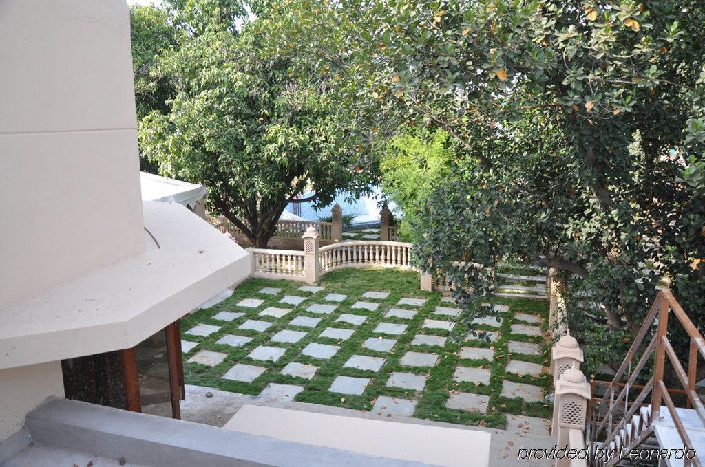Heritage Village Hotel