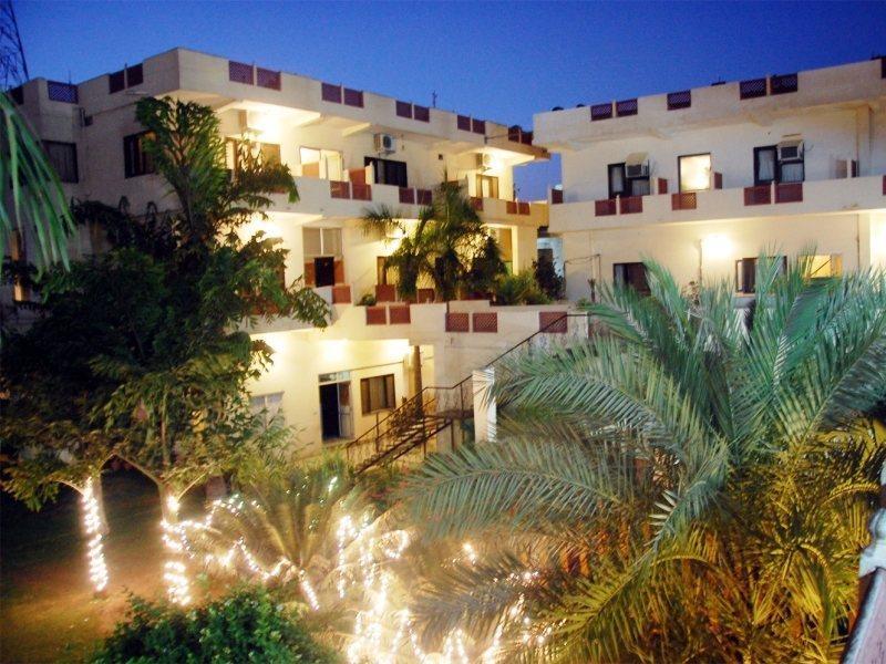 Hotel Palms