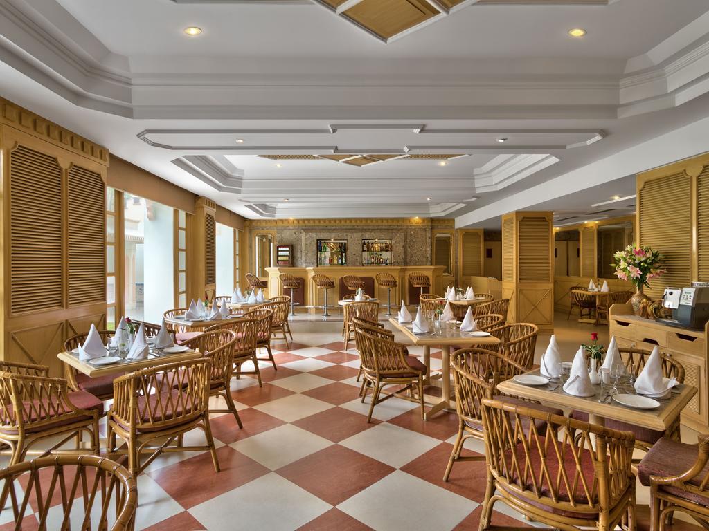 Hotel Park Regis