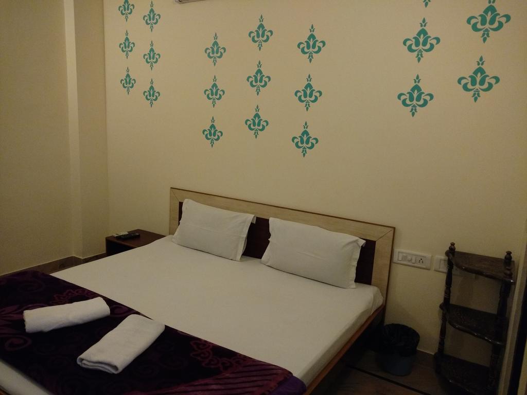Madhav Guest house *