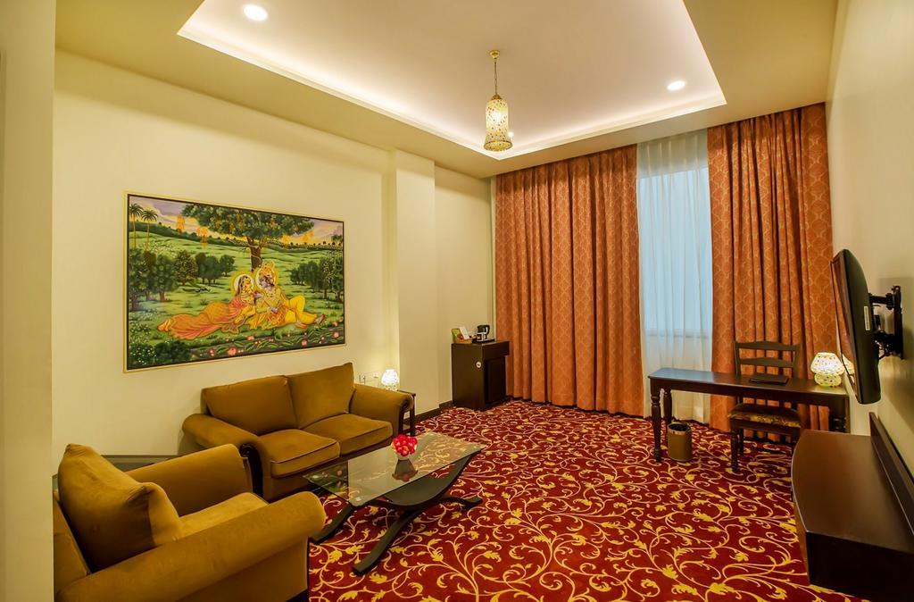 Kapish Smart-all Pure Veg Hotel 3*