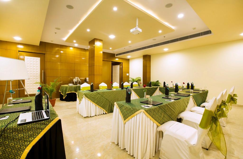 Kapish Smart-all Pure Veg Hotel