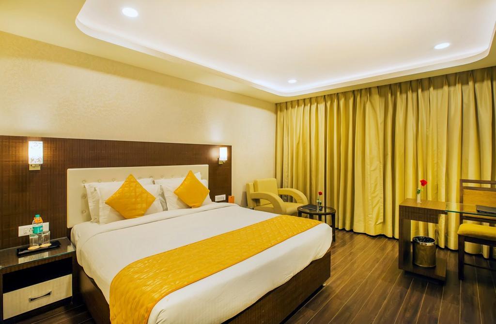 Kapish Smart-all Pure Veg Hotel 3*