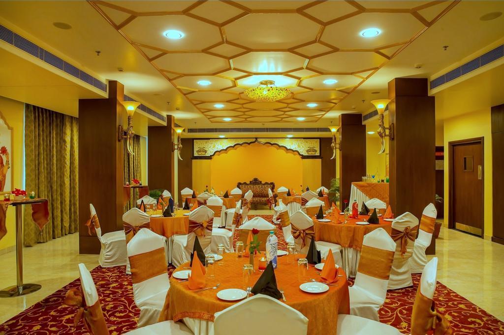 Kapish Smart-all Pure Veg Hotel Jaipur