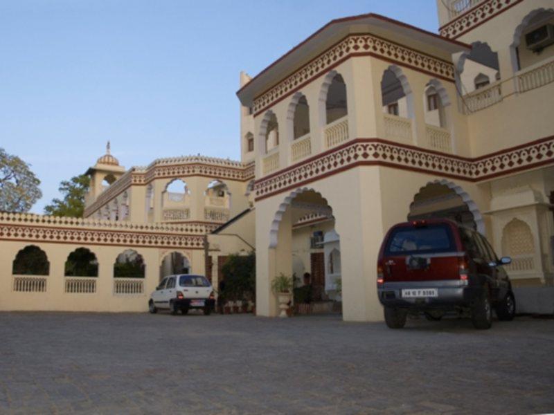 Chandragupt Hotel 4*