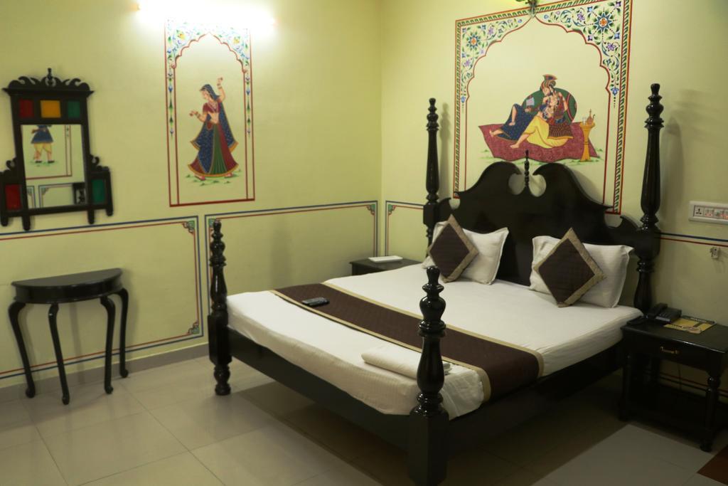 Vaishnavi Hotel