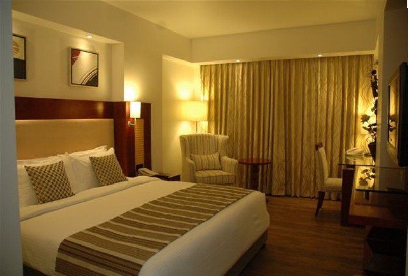 Sarovar Portico Hotel 4*