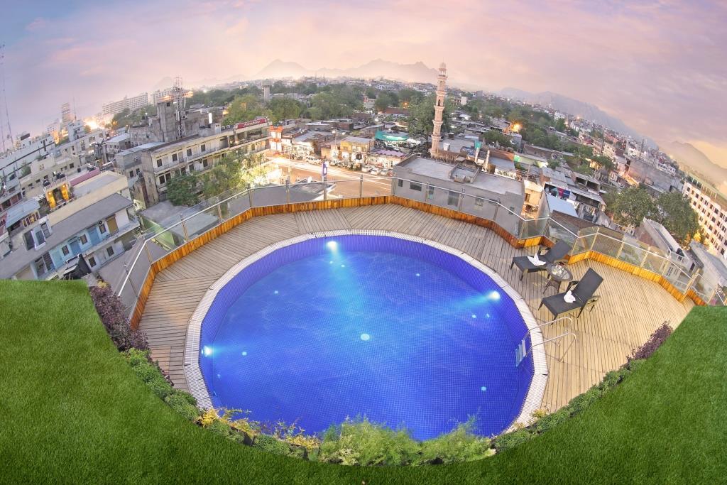 Golden Tulip 5*