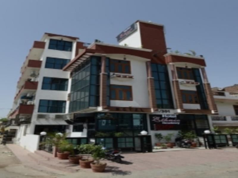 Ethnic Residency Hotel 3*