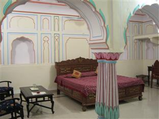 Rawla Mrignayani Palace Hotel