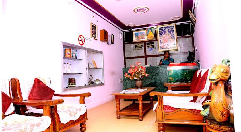 Super Oyo Flagship 72253 Jai Maa Palace 2*
