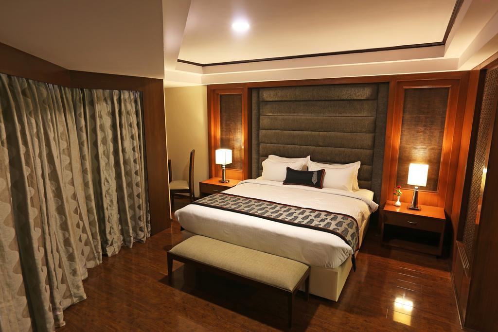 Golden Tulip 5* Jaipur
