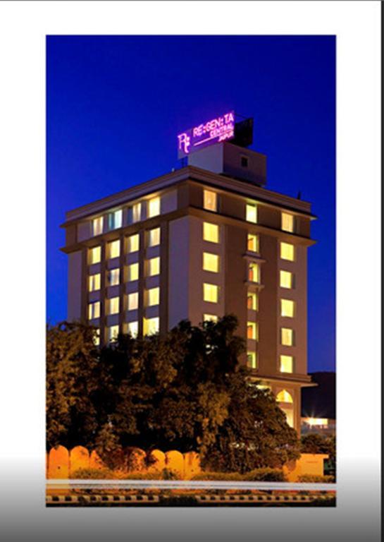 Hotel Regenta Jal Mahal,