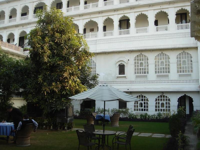 Khandwa Haveli Hotel