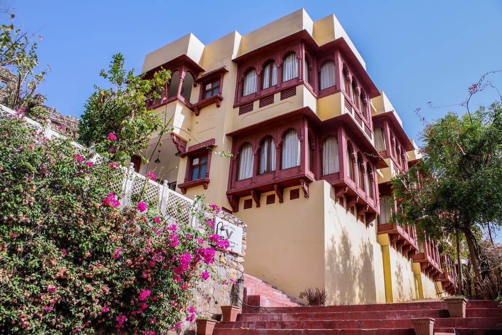 Hotel Adhbhut 3*