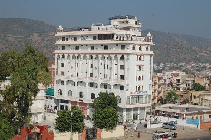 Hotel Fabhotel Amer Heritage