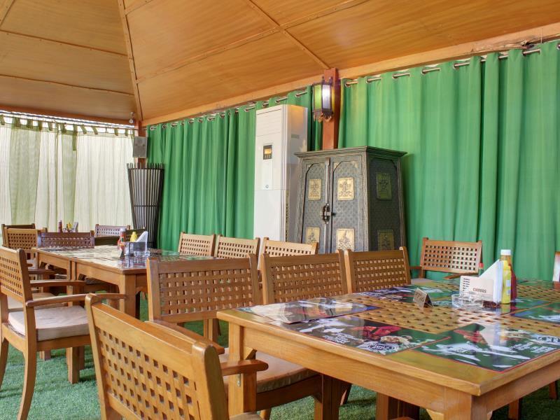 Hotel Shikha Centre 3*