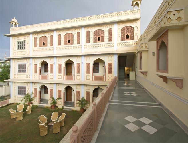 Chirmi Palace 3*