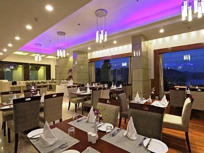 Regenta Jal Mahal, 4* Jaipur