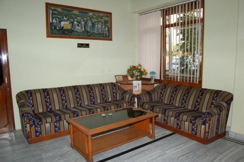 Surbhi Palace 2*
