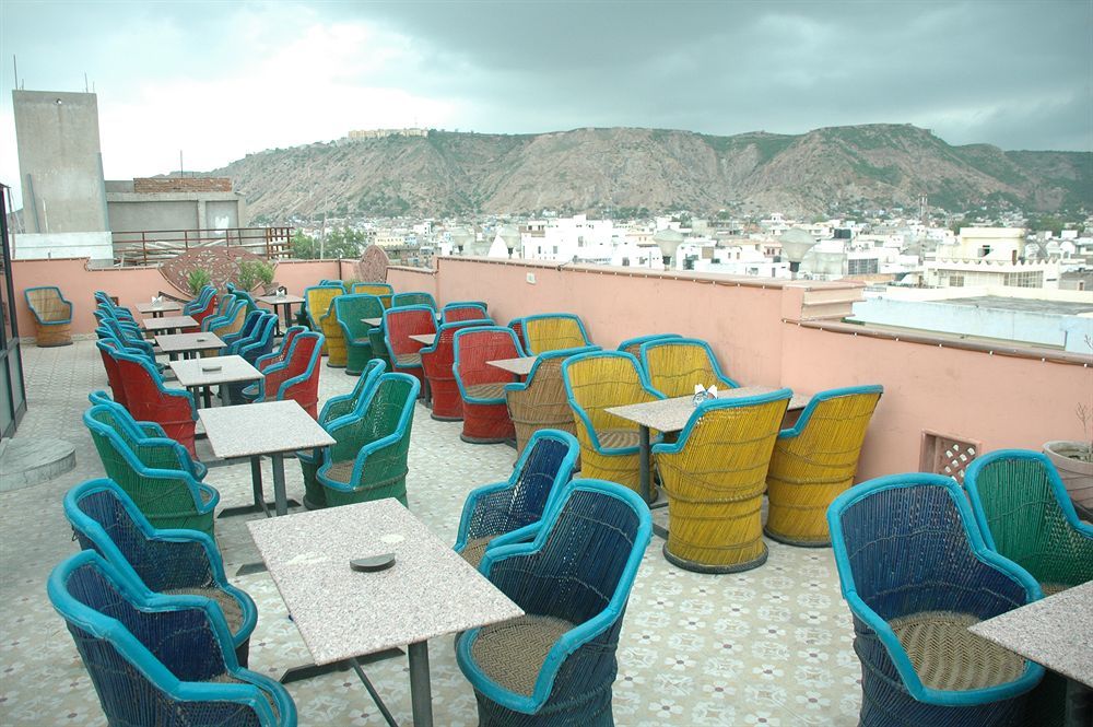 Hotel Oyo 2105 Royal Sheraton 3*