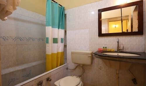Bani Park Palace 2*