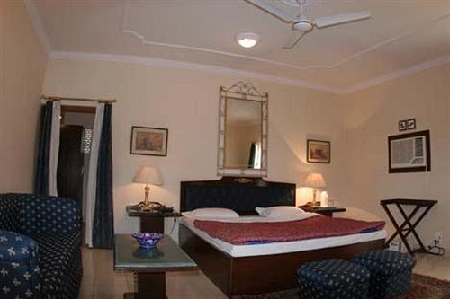 Sugan Niwas Palace Hotel 3*