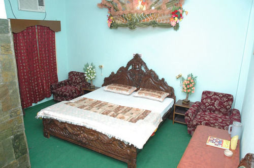 Royal Aashiyana Palace Hotel