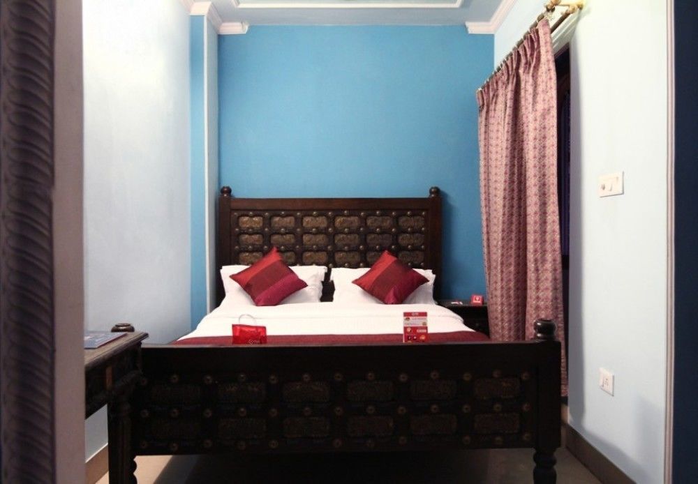 Oyo 1656 Mandela House 3*