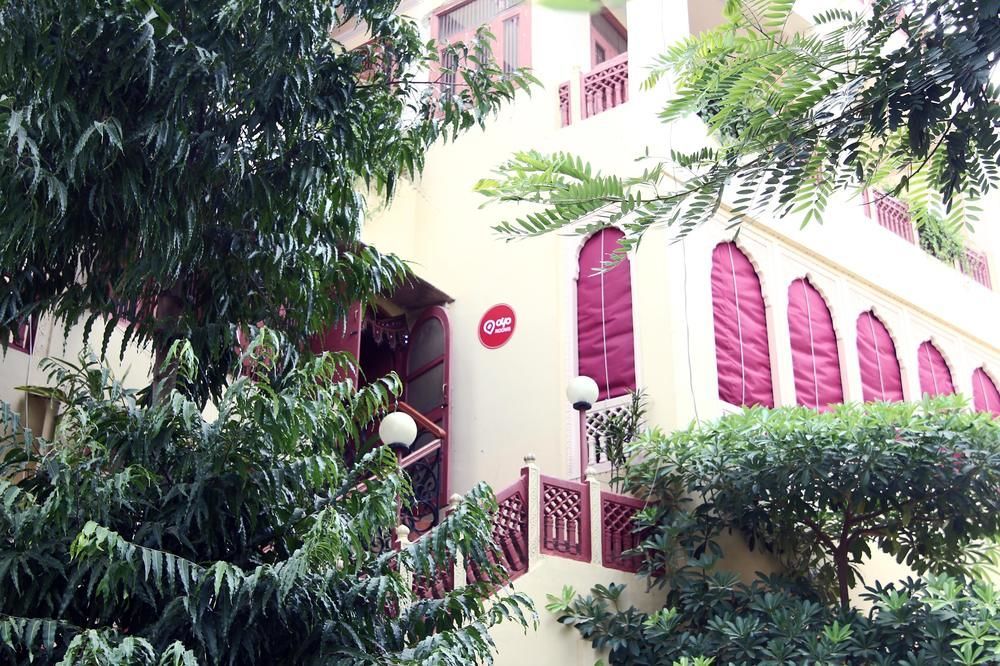 Hotel Oyo 1656 Mandela House