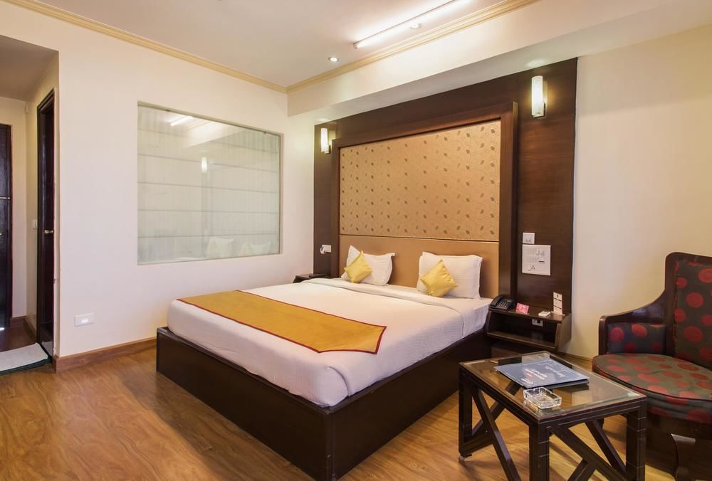 Oyo Premium Bani Park Hotel