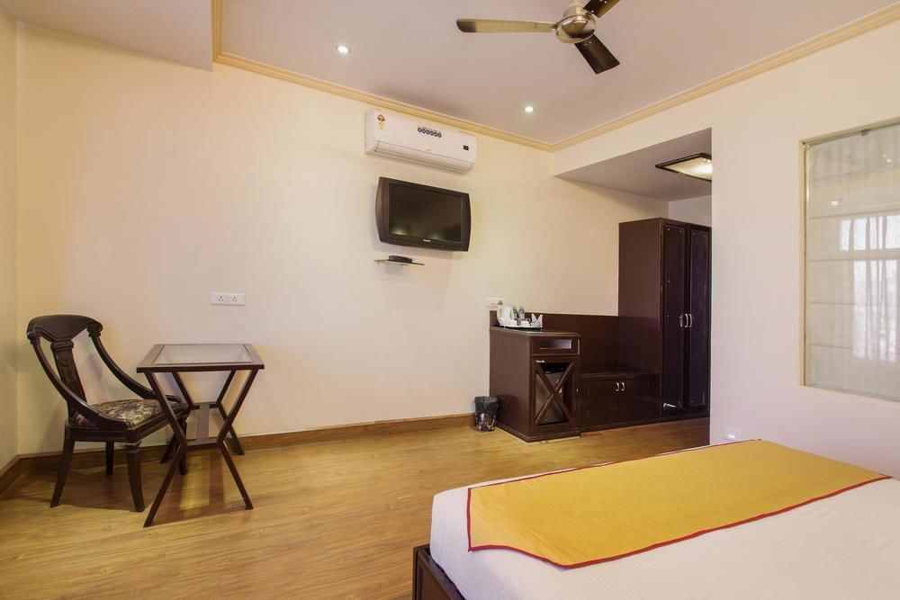 Hotel Oyo Premium Bani Park 3*