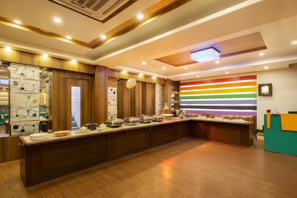 Oyo Premium Bani Park Hotel Jaipur