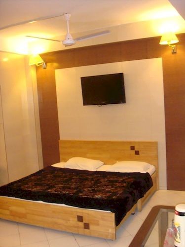 Hotel Golden Deluxe Jaipur
