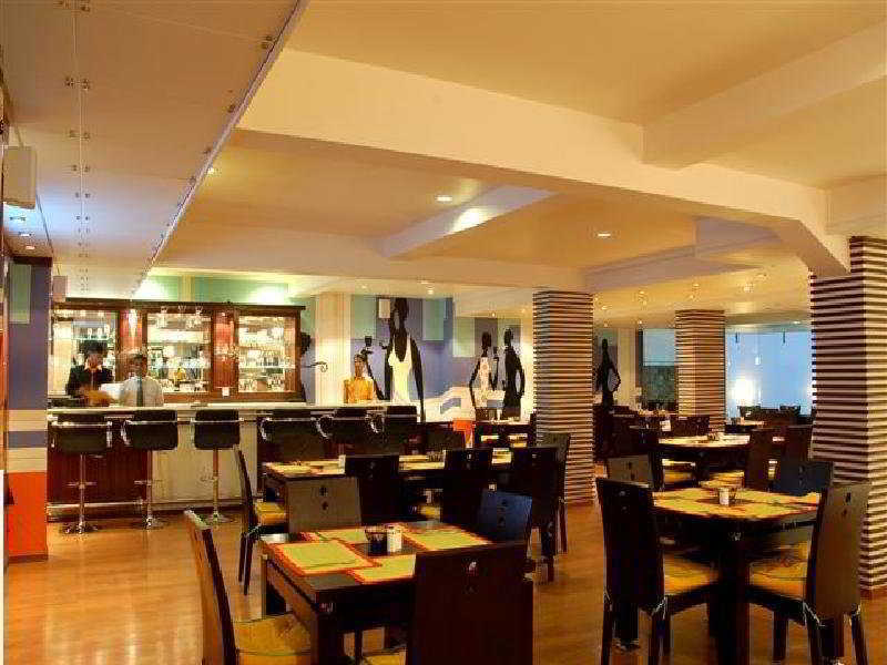 The Street Beacon, 3*