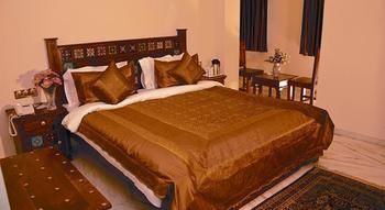 Lilypool - The Heritage Jalmahal * Jaipur