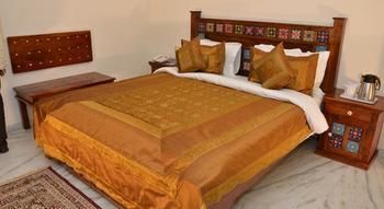 Lilypool - The Heritage Jalmahal Hotel *