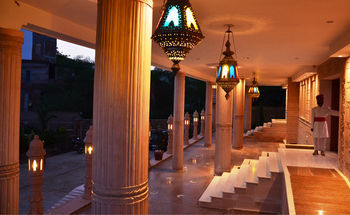 Lilypool - The Heritage Jalmahal Hotel *
