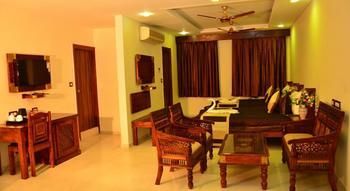 Lilypool - The Heritage Jalmahal Hotel *