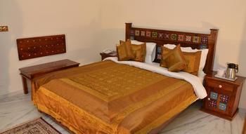 Lilypool - The Heritage Jalmahal Hotel Jaipur