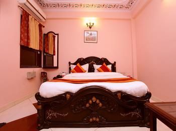Oyo Kabir Marg Collectorate Circle Hotel