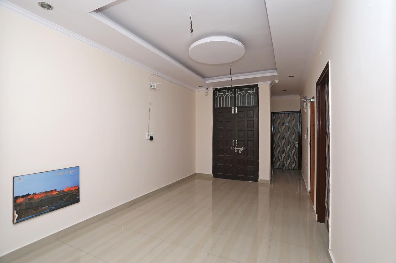 Deepak Hotel 2*
