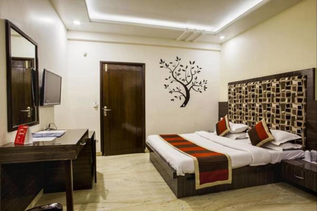 Goyal Palace Hotel 3*