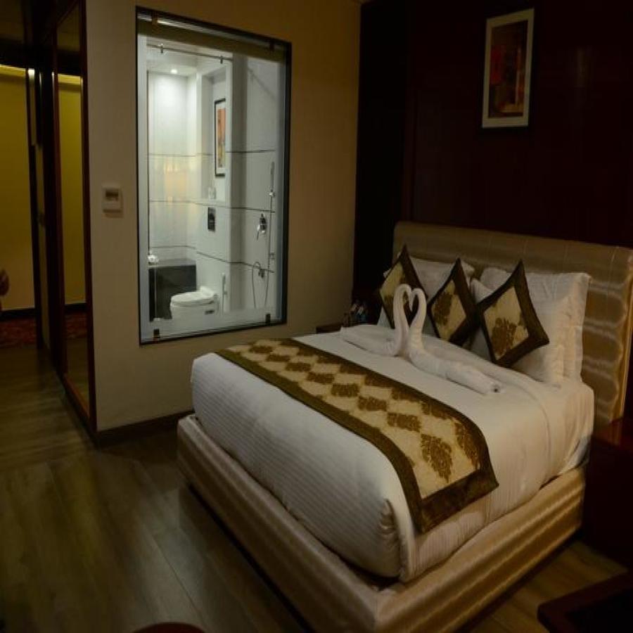 Clarks Inn, Hotel