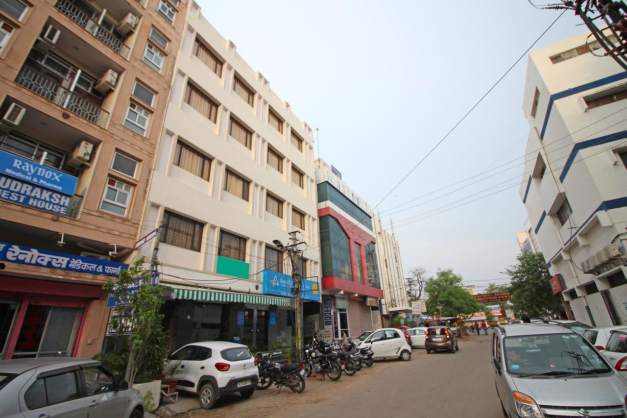 Oyo 6545 Kanhiya 3*