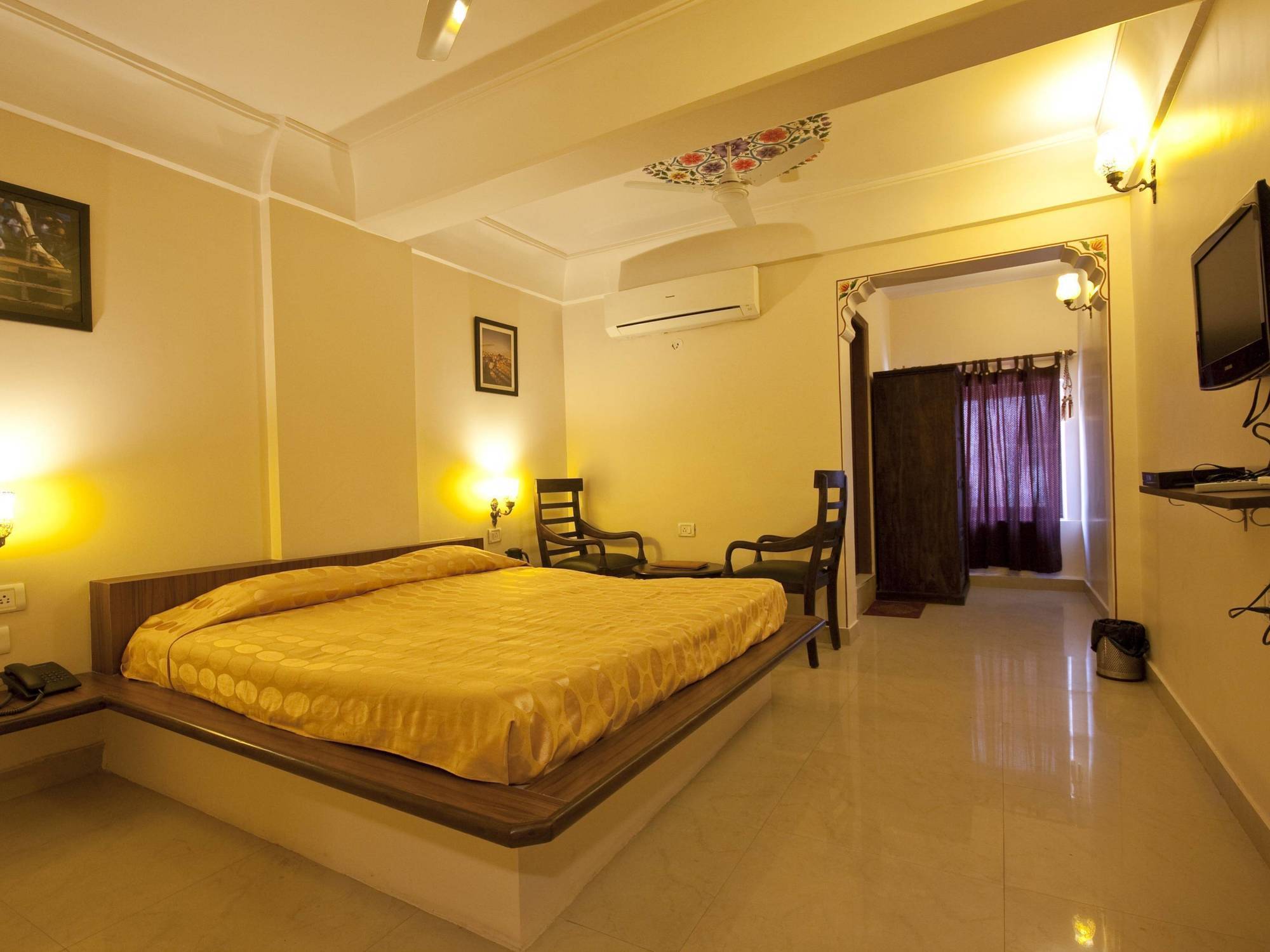 Hotel Mayaa Mansion Jaipur