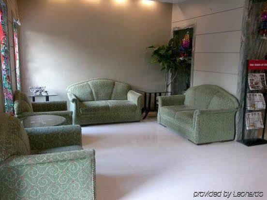 Oyo 1746 Rnb Select Hotel 2*
