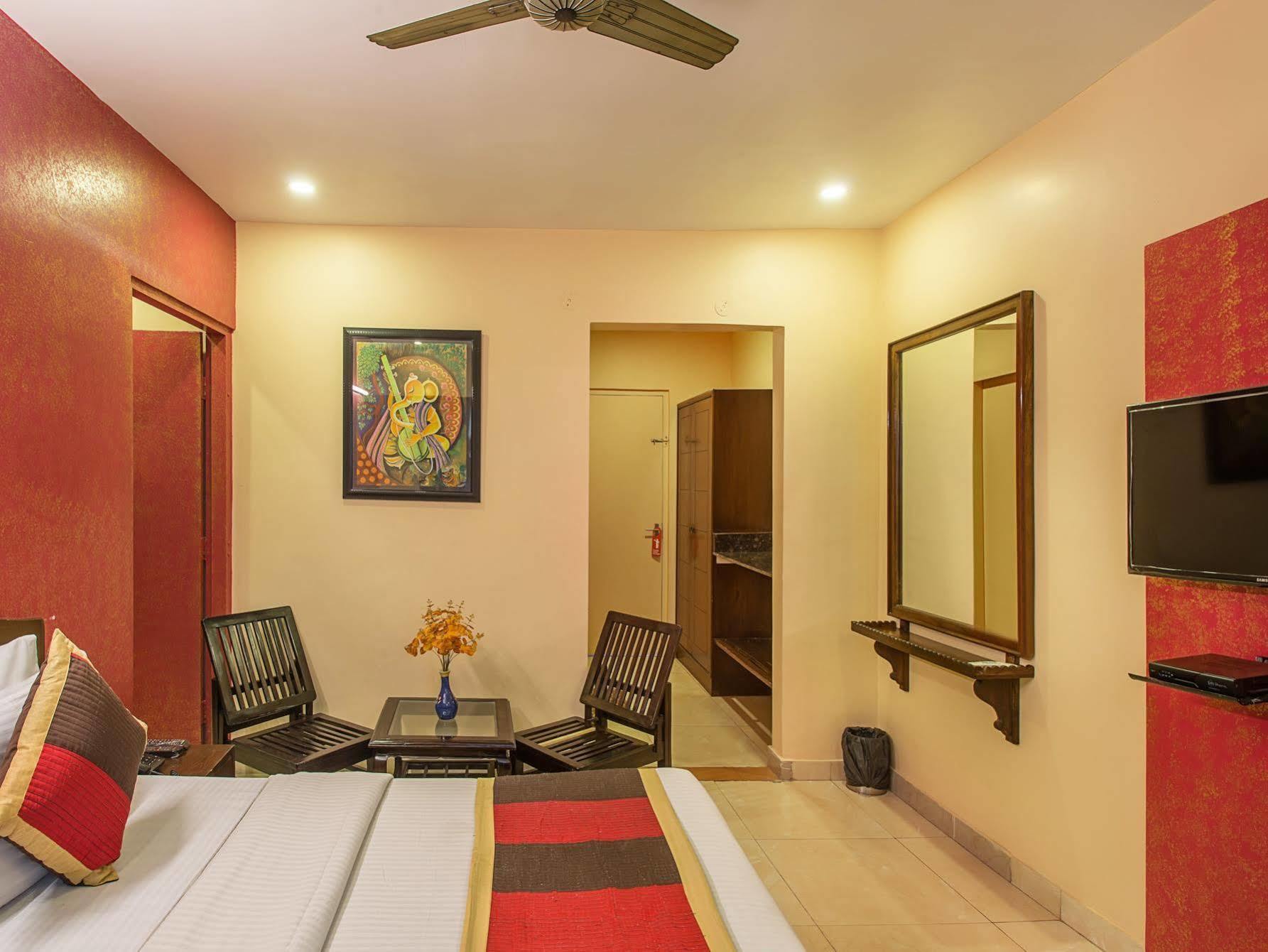 Hotel Panchsheel, The