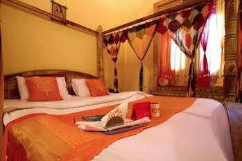Rawla Mrignayani Palace Hotel